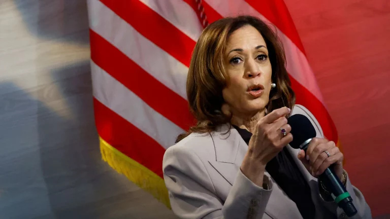 Anúncio de Kamala Harris critica maneira como Trump lidou com catástrofes