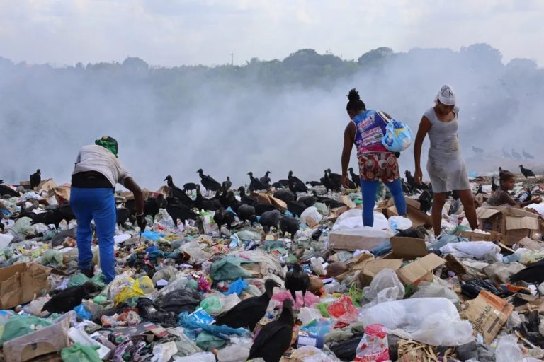 Maranhão está entre os estados com maior porcentagem de municípios com lixões, diz IBGE