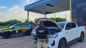 PRF apreende veículo com placas falsas na BR-316 em Santa Inês