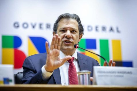 Haddad garante continuidade do programa Pé-de-Meia, apesar do bloqueio de R$ 6 bilhões pelo TCU