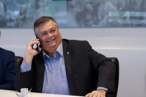 Dino é alvo de críticas após sugerir candidato para eleição no Maranhão