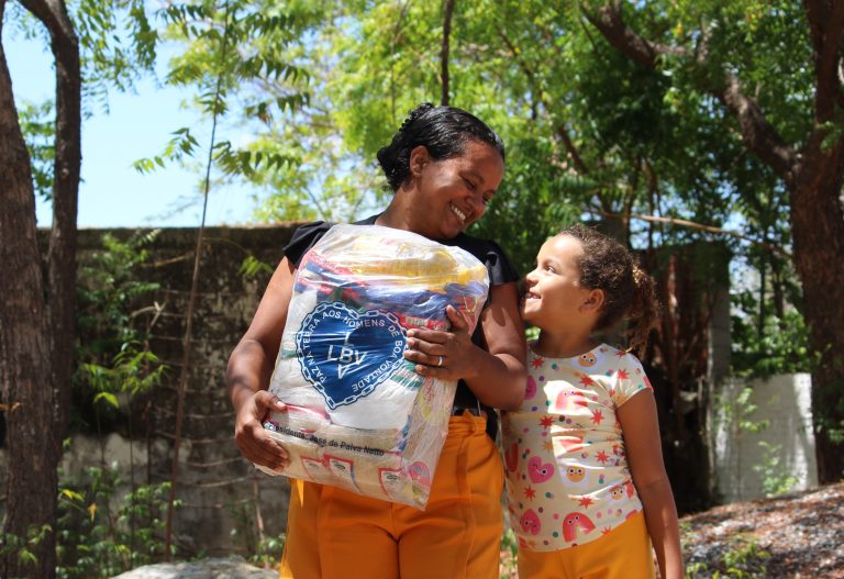 No Dia de Doar, lixo eletrônico vira alimento para famílias maranhenses