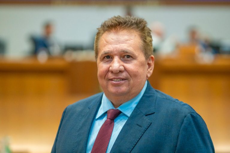 Alívio no bolso dos trabalhadores: projeto de Ariston assegura isenção de IPVA para motos até 170cc