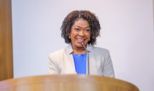 Esmênia Miranda toma posse como prefeita de São Luís